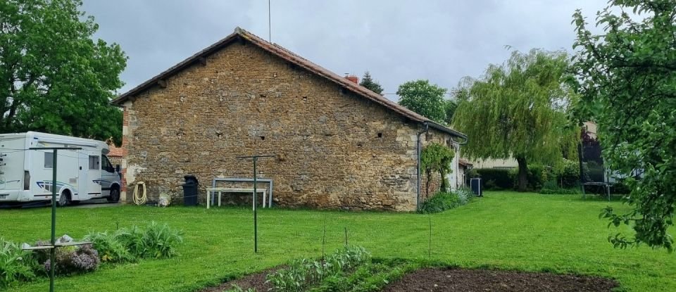 Traditional house 7 rooms of 198 m² in Sainte-Hermine (85210)
