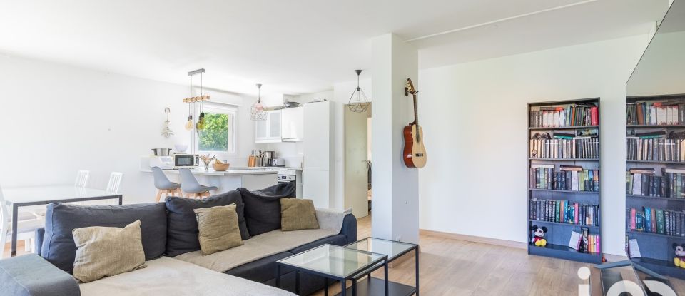 Appartement 4 pièces de 68 m² à Sainte-Geneviève-des-Bois (91700)