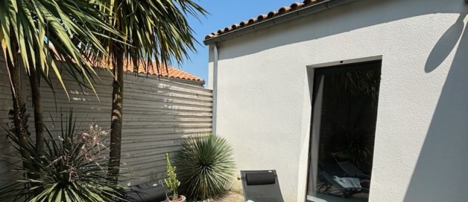 House 4 rooms of 91 m² in Rivedoux-Plage (17940)