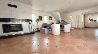 Maison traditionnelle 4 pièces de 158 m² à La Motte (83920)