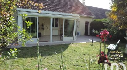 Maison traditionnelle 8 pièces de 140 m² à Montigny-Lencoup (77520)