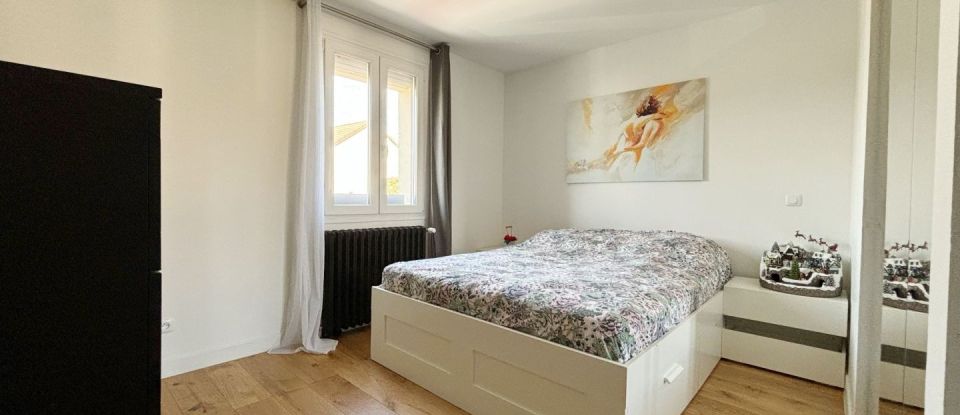 House 7 rooms of 162 m² in Pontault-Combault (77340)