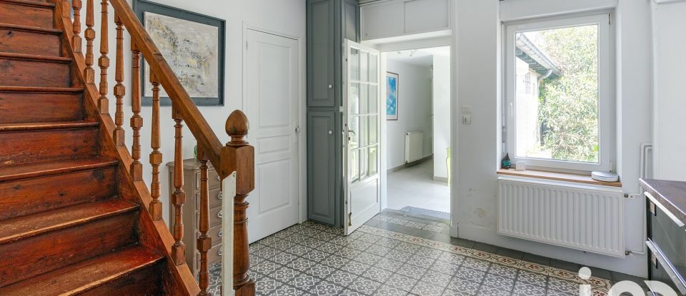 Maison traditionnelle 7 pièces de 200 m² à Nantes (44100)