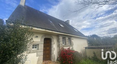 Traditional house 7 rooms of 145 m² in Rédené (29300)