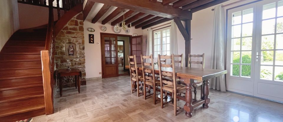 Maison traditionnelle 5 pièces de 172 m² à Villemer (77250)