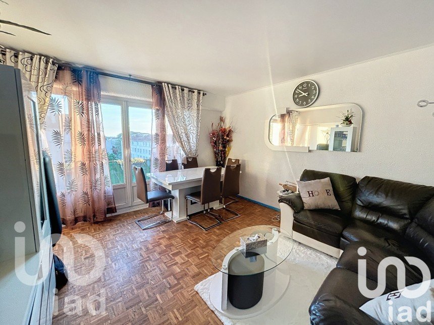 Apartment 4 rooms of 74 m² in Livry-Gargan (93190)
