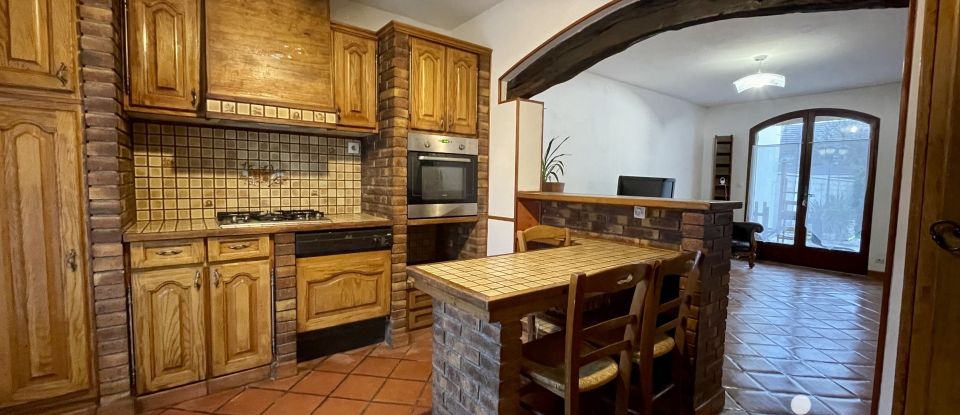House 6 rooms of 140 m² in Tremblay-en-France (93290)