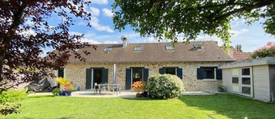 House 6 rooms of 130 m² in Le Tremblay-sur-Mauldre (78490)