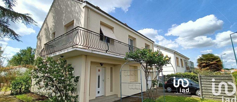 House 6 rooms of 146 m² in Le Bignon (44140)