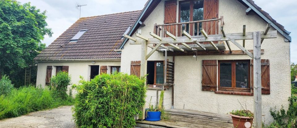 Traditional house 7 rooms of 175 m² in Bois-le-Roi (27220)