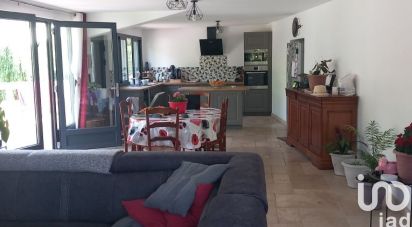 House 8 rooms of 253 m² in Eyrans (33390)