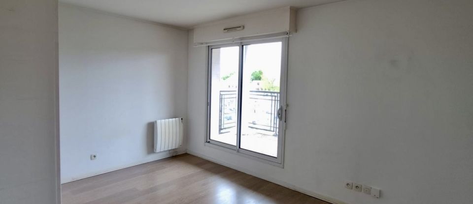 Apartment 3 rooms of 77 m² in Roncq (59223)