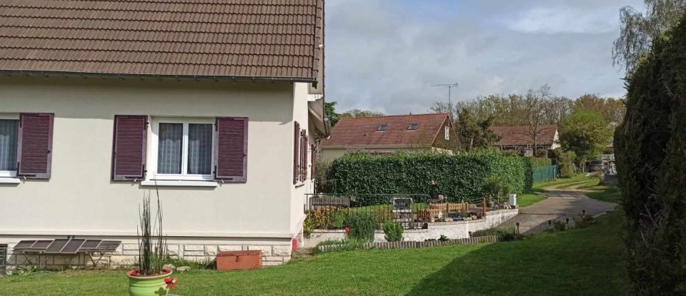 House 8 rooms of 145 m² in Briis-sous-Forges (91640)
