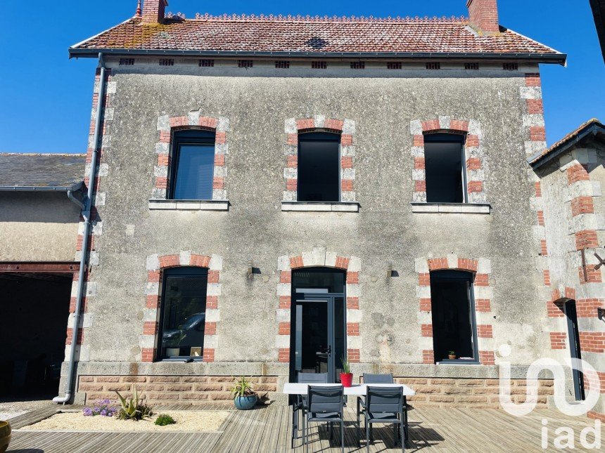 House 5 rooms of 120 m² in Lys-Haut-Layon (49310)