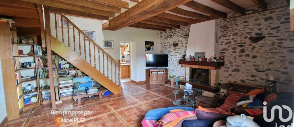 House 8 rooms of 173 m² in VERN-D'ANJOU (49220)