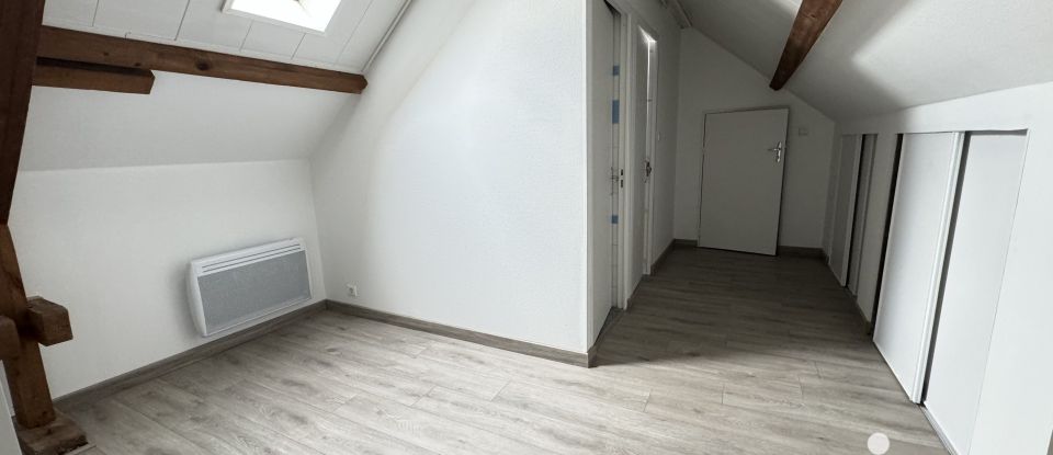 Maison 6 pièces de 110 m² à Cronat (71140)