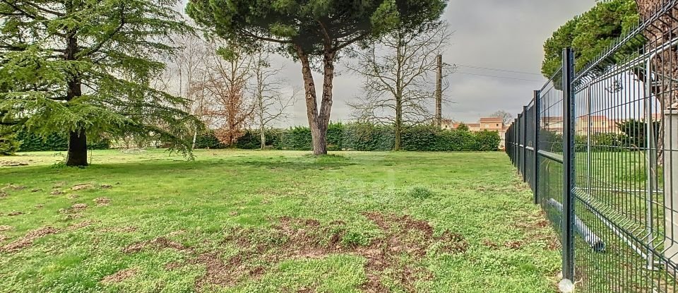 Land of 930 m² in Rieumes (31370)