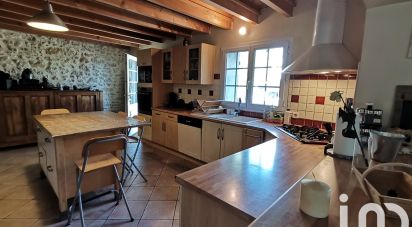 House 5 rooms of 170 m² in Saint-Aubin-de-Blaye (33820)