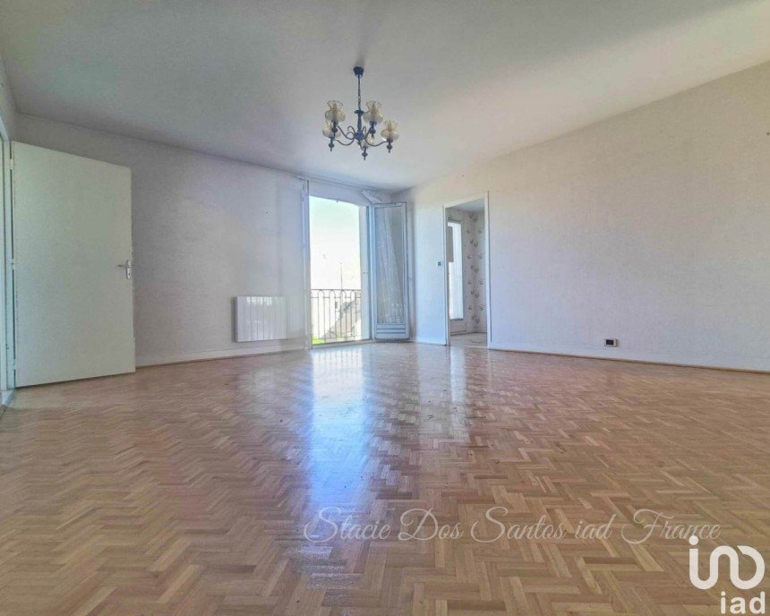 Apartment 3 rooms of 64 m² in Étampes (91150)
