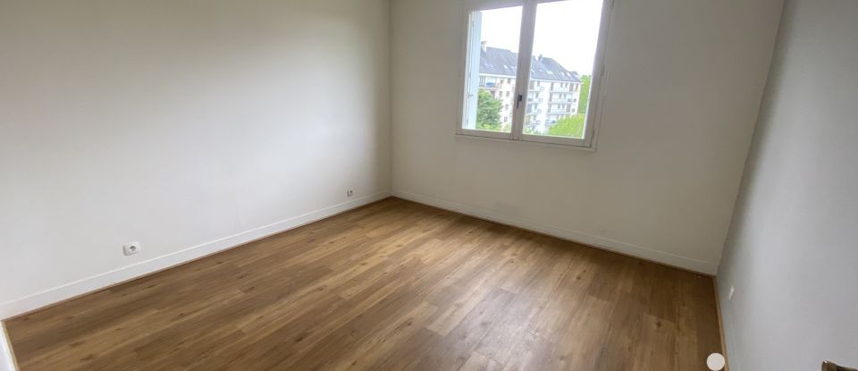 Apartment 4 rooms of 100 m² in Dreux (28100)