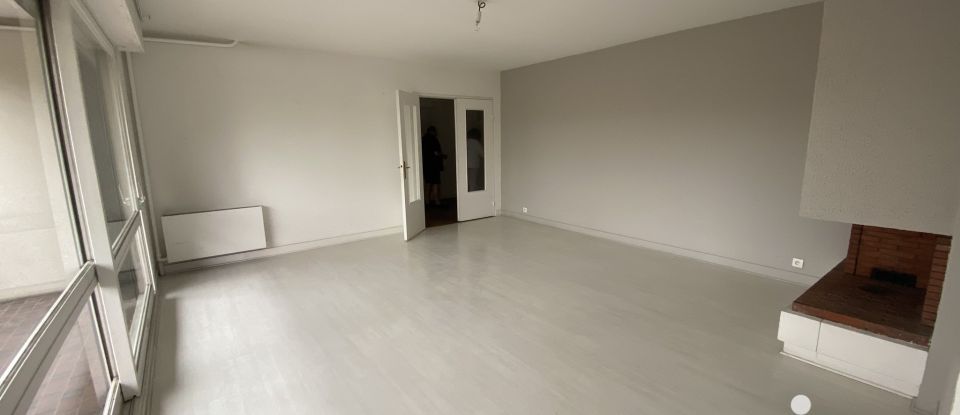 Apartment 4 rooms of 100 m² in Dreux (28100)