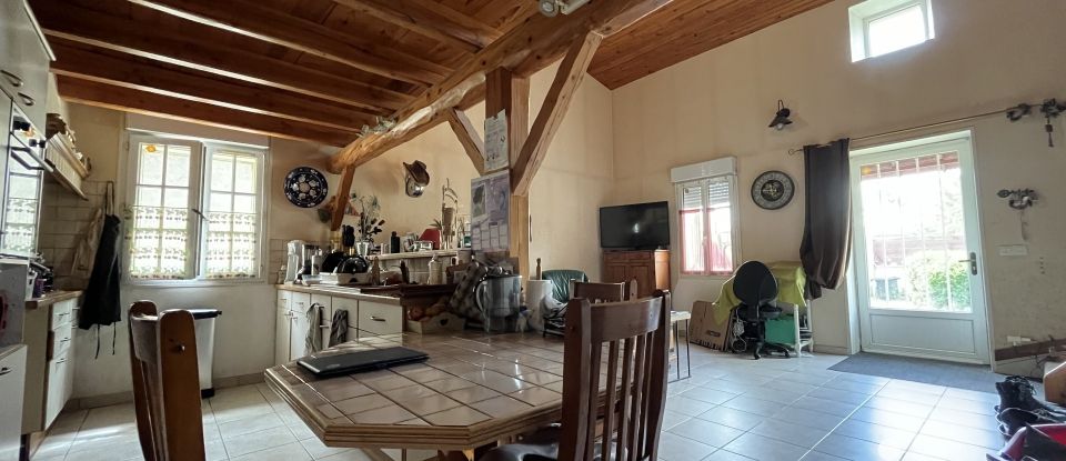 Village house 6 rooms of 150 m² in Fressines (79370)