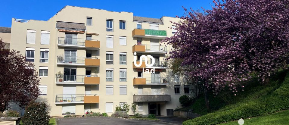Apartment 3 rooms of 73 m² in Issy-les-Moulineaux (92130)