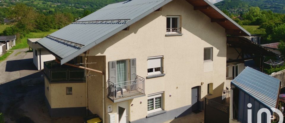 Maison traditionnelle 9 pièces de 220 m² à Gilly-sur-Isère (73200)