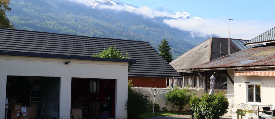 Maison traditionnelle 9 pièces de 220 m² à Gilly-sur-Isère (73200)