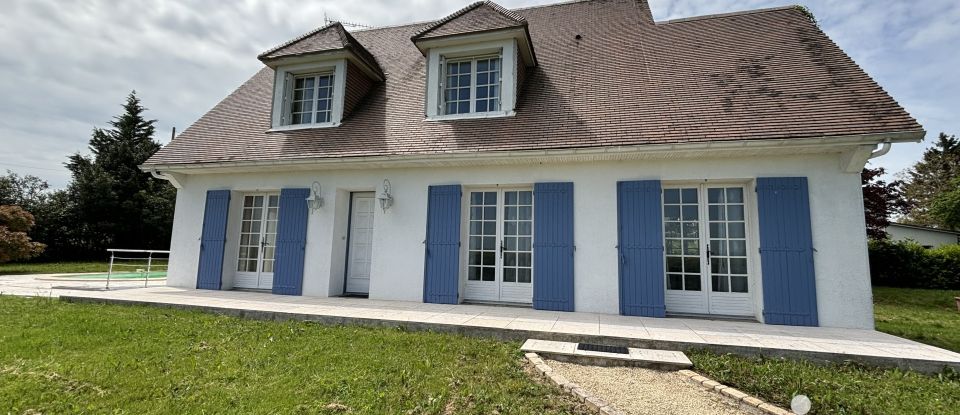 Traditional house 5 rooms of 130 m² in Parthenay (79200)