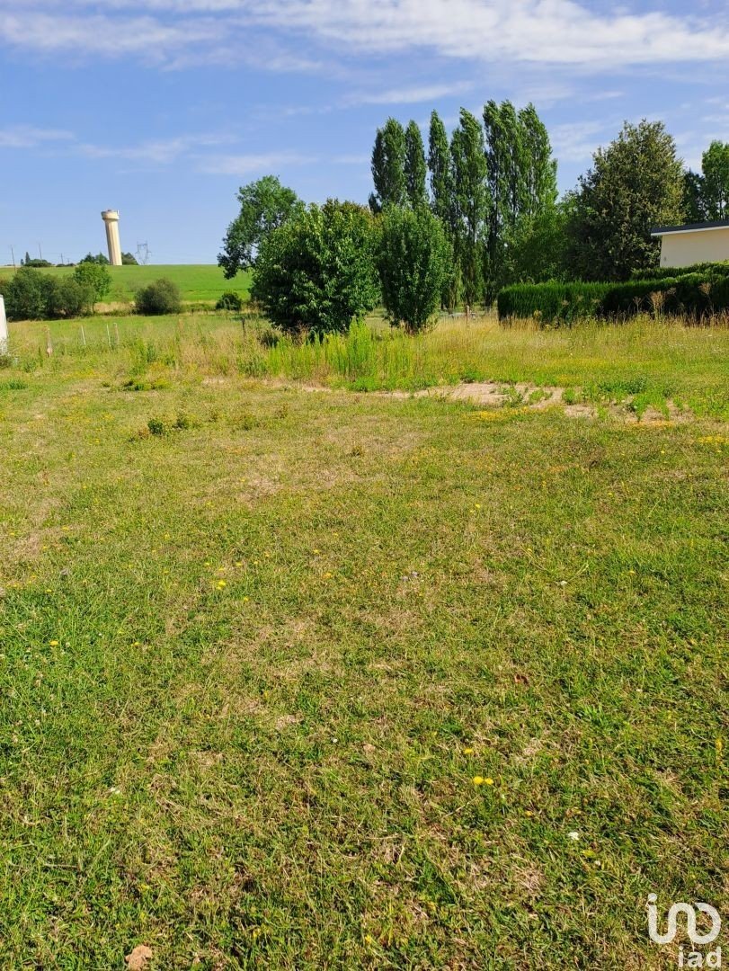 Land of 791 m² in Pernay (37230)