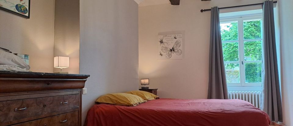 House 15 rooms of 264 m² in Cinq-Mars-la-Pile (37130)