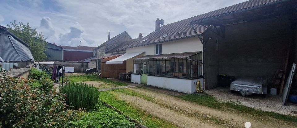 Maison de village 7 pièces de 164 m² à Massingy (21400)