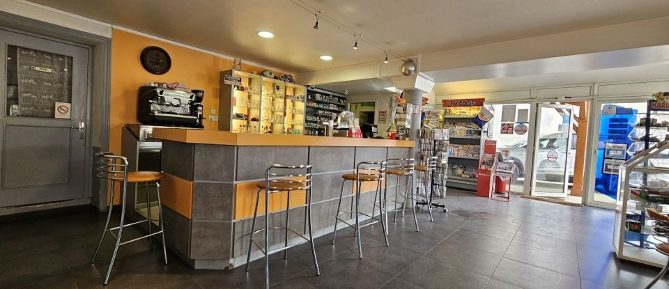 Bar of 187 m² in Lussat (63360)