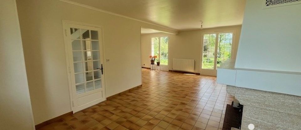 Maison traditionnelle 7 pièces de 140 m² à Amfreville-sous-les-Monts (27380)