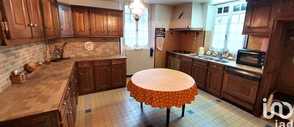 Country house 6 rooms of 183 m² in Arces-Dilo (89320)