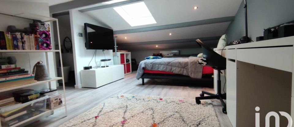 Town house 4 rooms of 105 m² in Marseille (13003)