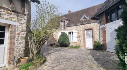Traditional house 8 rooms of 226 m² in Montpothier (10400)