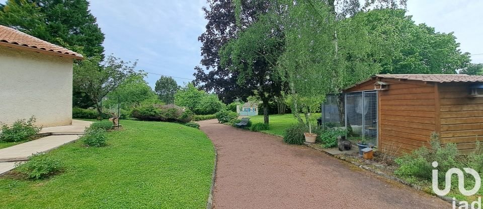 Country house 4 rooms of 130 m² in Saint-Germain-du-Salembre (24190)