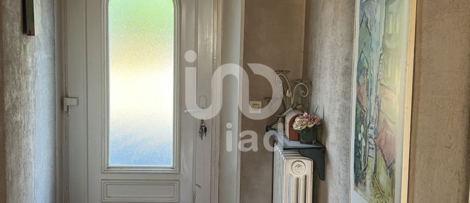 Traditional house 6 rooms of 132 m² in Chessy (77700)
