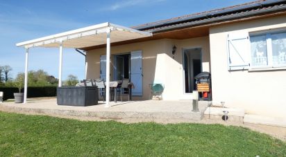 House 6 rooms of 96 m² in Quinssaines (03380)
