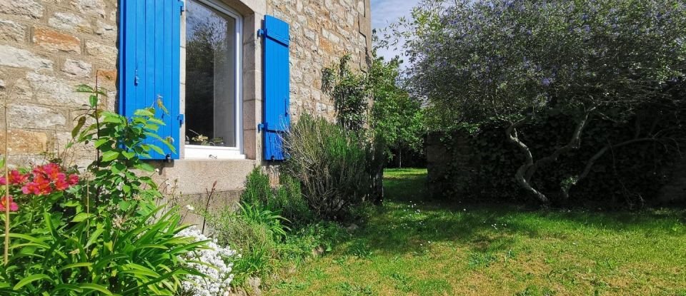 House 4 rooms of 142 m² in Quemper-Guézennec (22260)