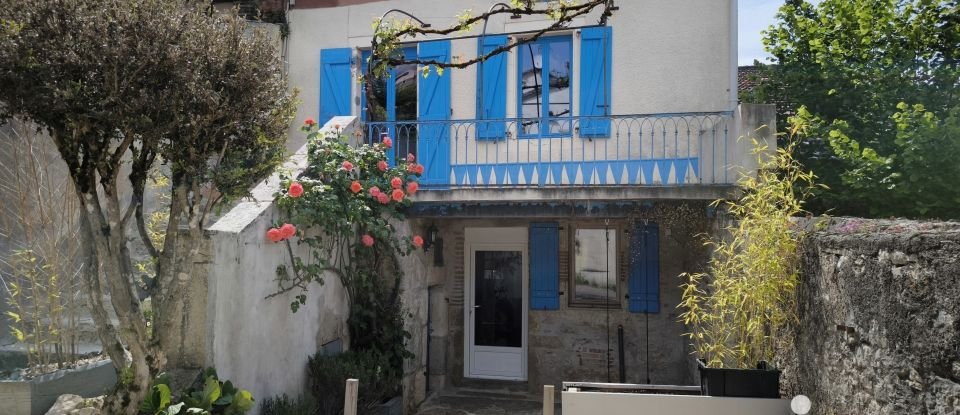 Maison de village 5 pièces de 120 m² à Lamagdelaine (46090)