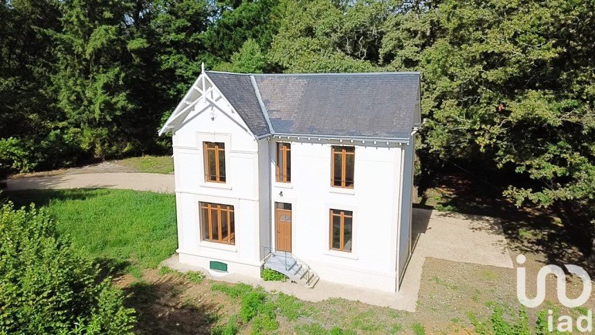 Traditional house 4 rooms of 133 m² in Reffannes (79420)