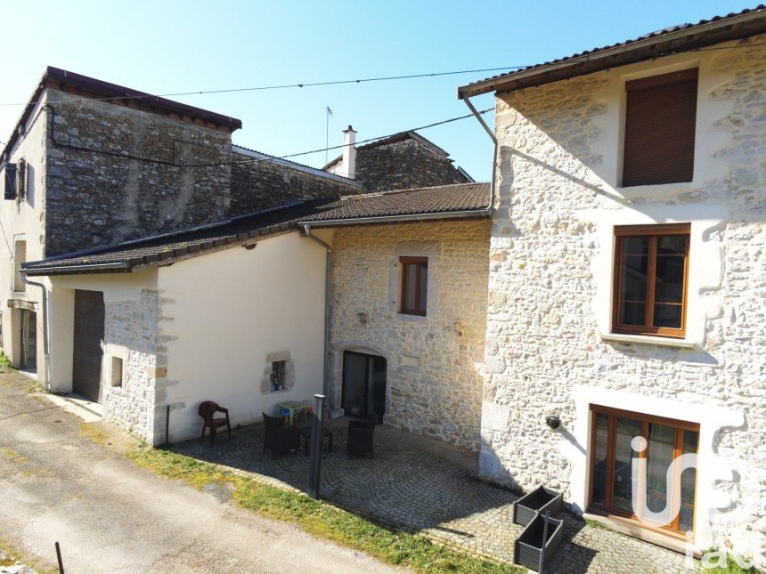 Village house 8 rooms of 210 m² in Poncin (01450)