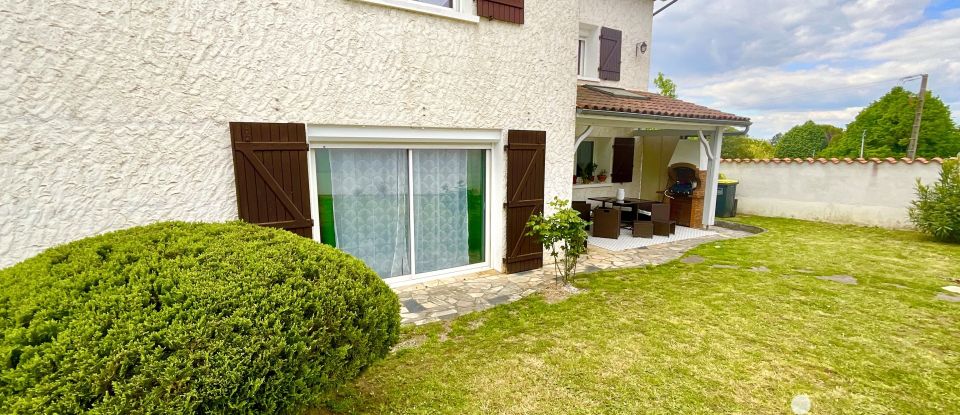 House 5 rooms of 121 m² in La Couronne (16400)