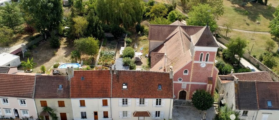 Country house 7 rooms of 176 m² in Nanteuil-lès-Meaux (77100)