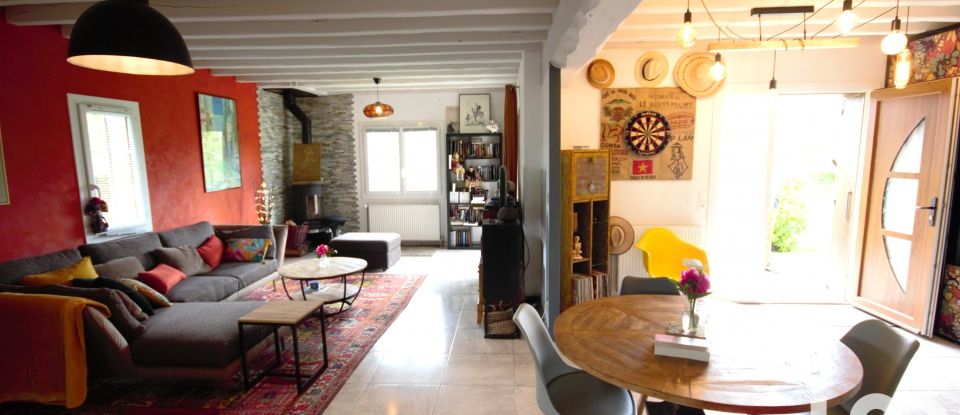 Maison traditionnelle 7 pièces de 160 m² à Barentin (76360)