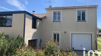 Traditional house 7 rooms of 143 m² in Nouaillé-Maupertuis (86340)