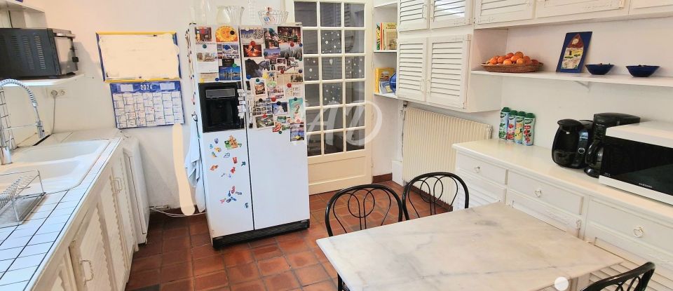 Traditional house 6 rooms of 138 m² in Bièvres (91570)